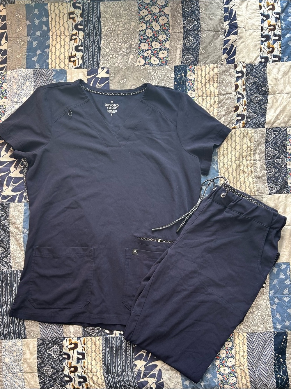 Beyond Scrubs Set Navy Womens Size Petite Small